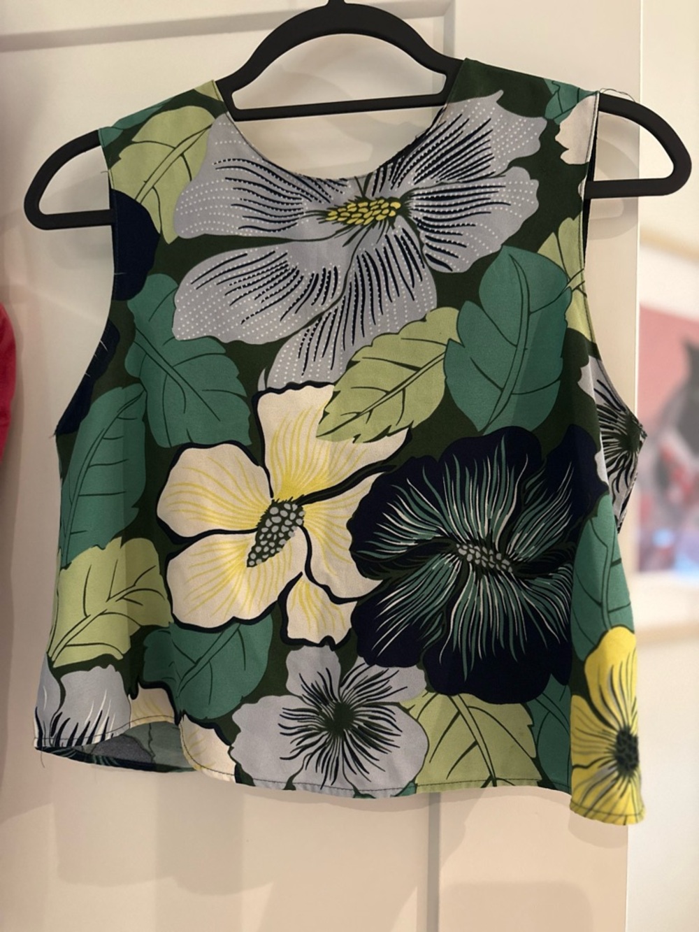 zara cropped floral blouse with open back size medium